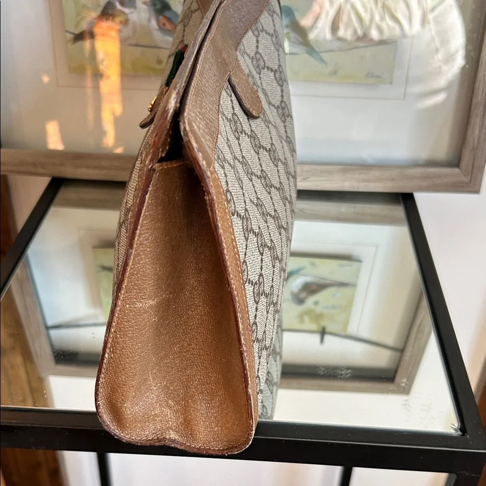 Gucci Beige and Brown Monogram Clutch - Picture 4 of 16